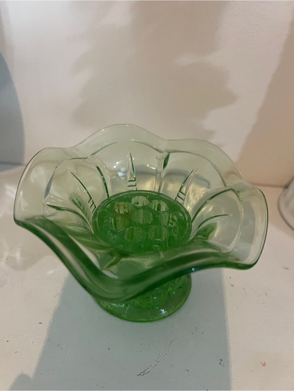 Rose Bowl And Ruffle Frog - Picture 2 of 4